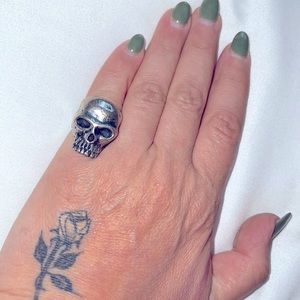 Sterling silver skull pinky ring